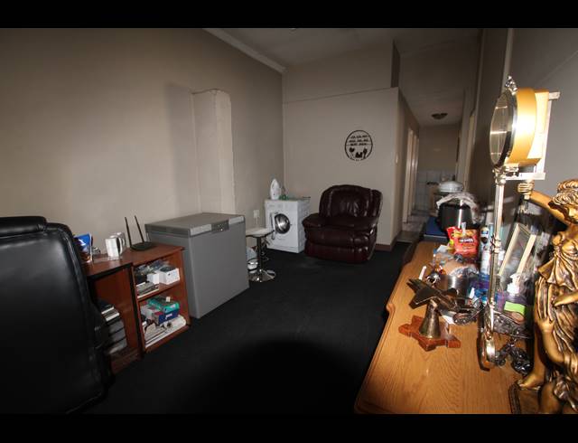 550M² WORKSHOP FOR SALE IN KNIGHTS